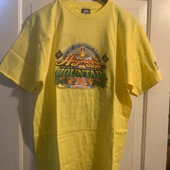 Limited “Highest Mountain” Japan 2008 10th Anniversary T-shirt and Towel Set - Picture 2 of 8